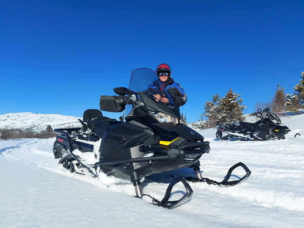 Klondike Snowmobile Associations grooming expert Harris breaking in our new Skandic - March 2023